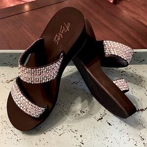 THALIA SODI Love These! Like New 1/2" Rhinestone Padded Wedge Slip On Sz 7